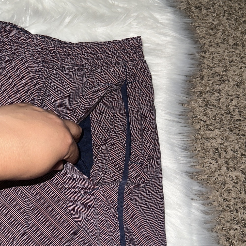 Lululemon Men’s Medium Shorts - Picture 3 of 8